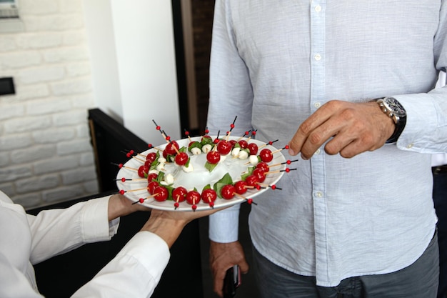 Co na przystawkę na przyjęcie wybrać, by zaskoczyć gości?