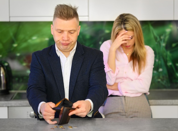 Jak dzielić pieniądze w związku, żeby uniknąć nieporozumień?