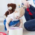 Jak kreatywnie bawić się z 8-miesięcznym dzieckiem?