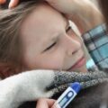 Jak pomóc dziecku, gdy jego temperatura sięga 39 stopni?