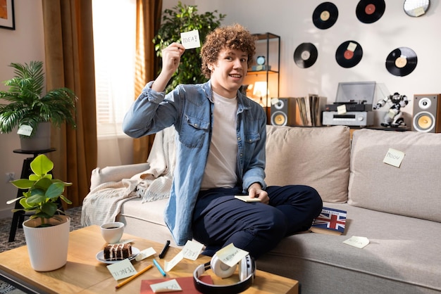 Jak spędzać czas wolny w domu, by nie popaść w rutynę?