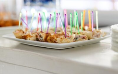 Jakie przekąski można zrobić na urodziny, by zaskoczyć gości?