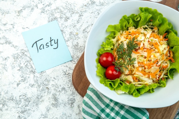 Jakie sałatki polecacie na rodzinne spotkania?