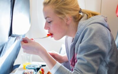 Czy można zabrać jedzenie na pokład samolotu?