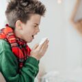 Jak leczyć kaszel u dzieci domowymi sposobami?