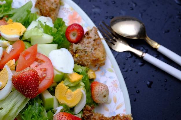 Jakie posiłki jeść 5 razy dziennie żeby czuć się lekko?