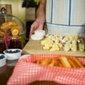 Przekąski na imprezę które można zrobić dzień wcześniej – czy to dobry wybór?